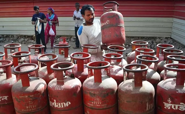 ATF price hiked 3 pc, commercial LPG up Rs 62 per cylinder