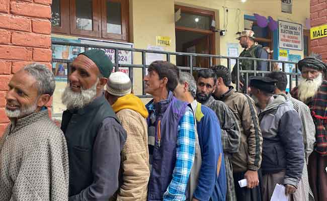 LS elections fourth phase: Over 10 per cent polling recorded in first two hours