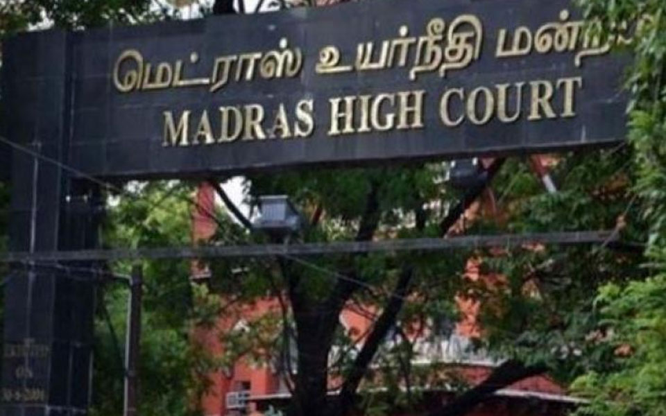 Madras HC hearing on for burial site for Karunanidhi's body