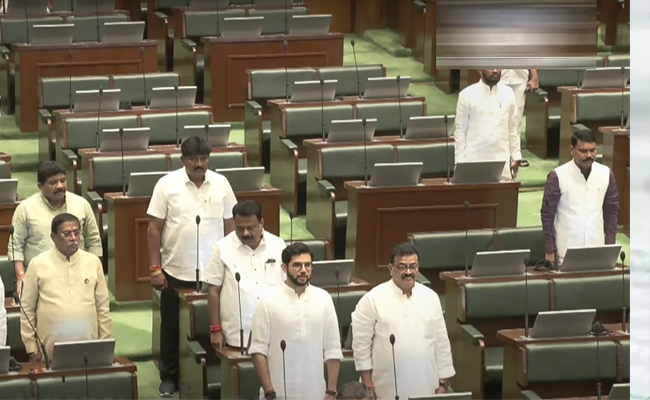 Oppn members take oath as MLAs in Maharashtra assembly