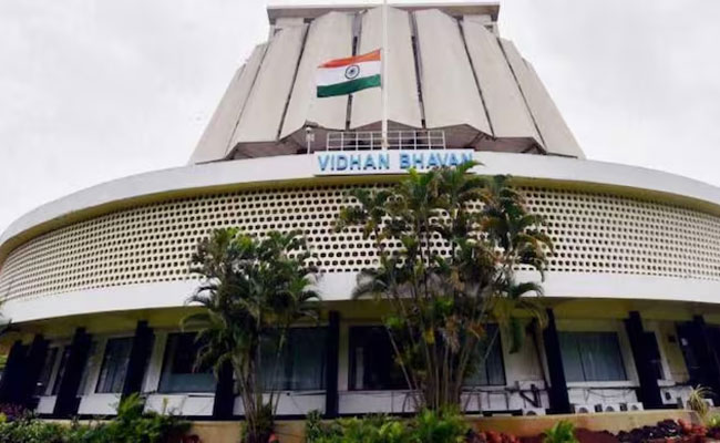 Maharashtra assembly session begins with full recital of 'Vande Mataram'