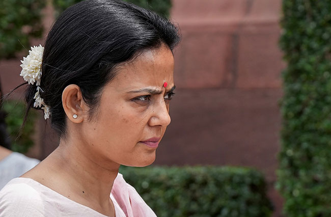 TMC leader Mahua Moitra moves SC challenging her expulsion from Lok Sabha