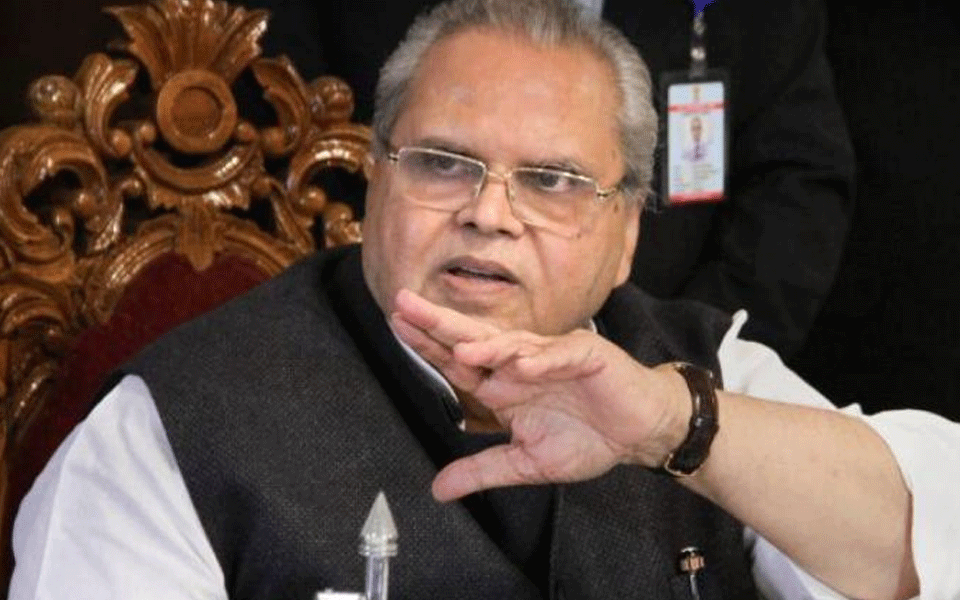 Guv Malik offers to mediate on farmers' MSP demand, also backs call for minister's resignation