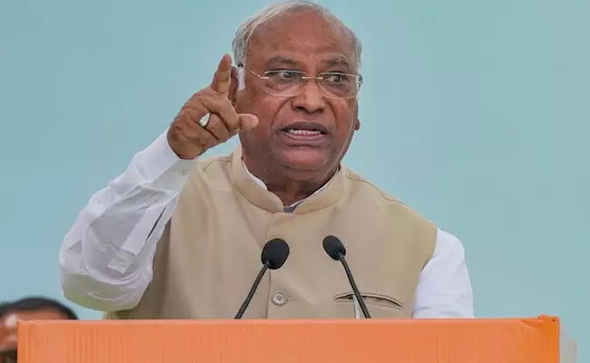 Country now knows BJP's anti-farmer mindset: Kharge after Kangana's remark on farm laws