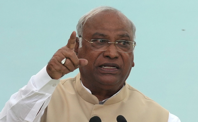 Cong will raise repealing of MGNREGA during upcoming parliament session: Kharge