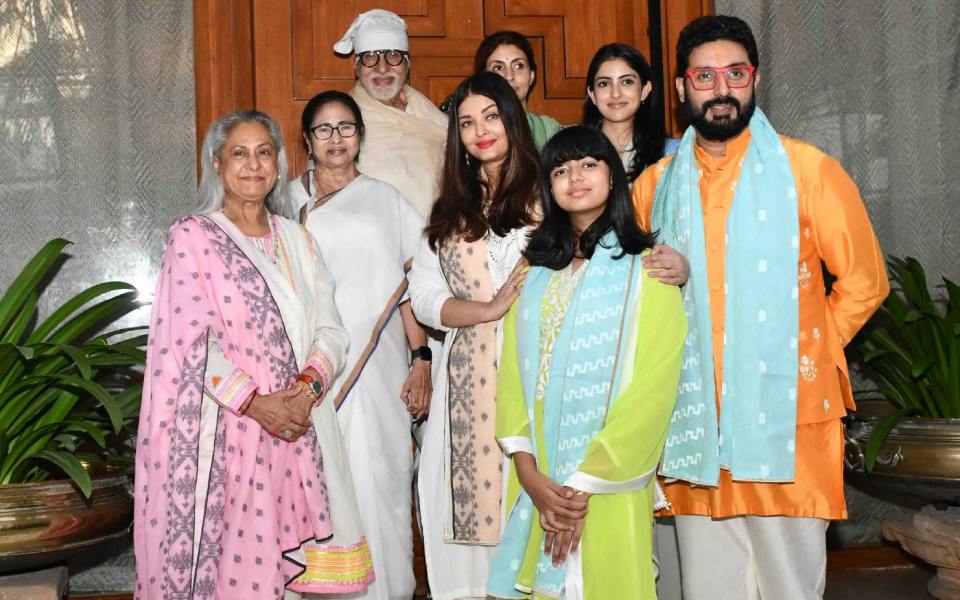 Mamata Banerjee meets Amitabh Bachchan in Mumbai, says he is Bharat Ratna for her