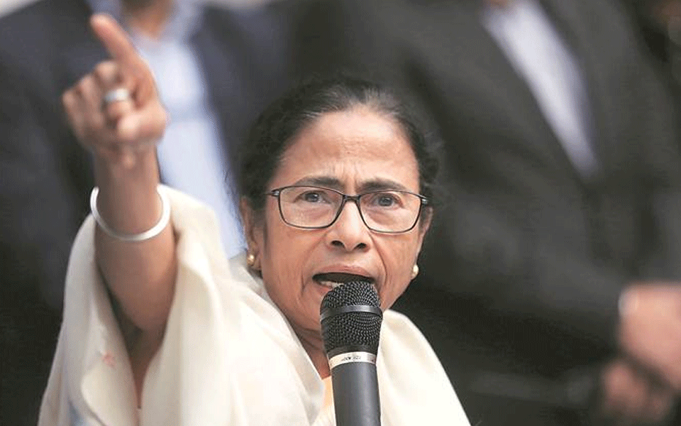 Mamata counters Modi's barbs on her, describes him as 'Expiry PM'