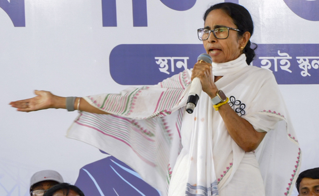 Mamata alleges BJP 'struck Rs 1,000-crore deal' to unseat TMC from power in Bengal
