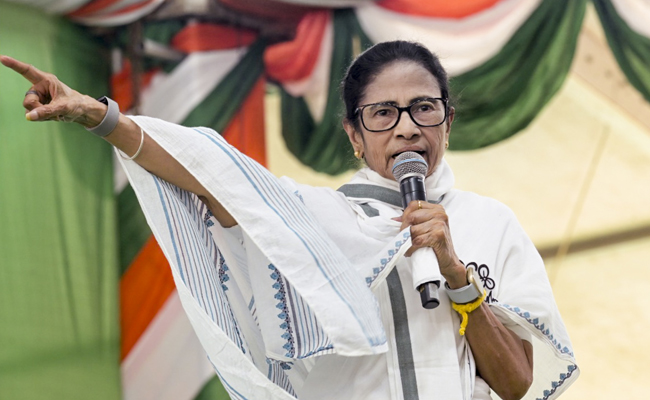 BJP's downfall has begun, its govt at Centre in minority: Mamata