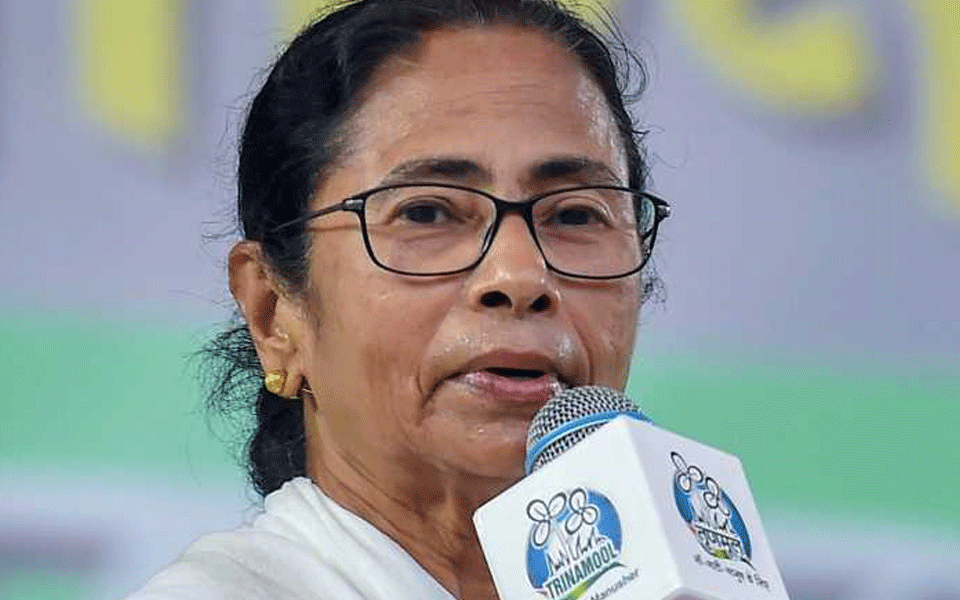 Modi govt wants to establish "surveillance state": Mamata Banerjee 