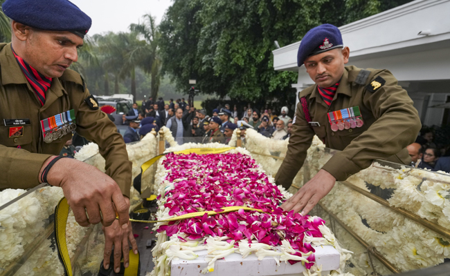 Former PM Manmohan Singh cremated with full state honours