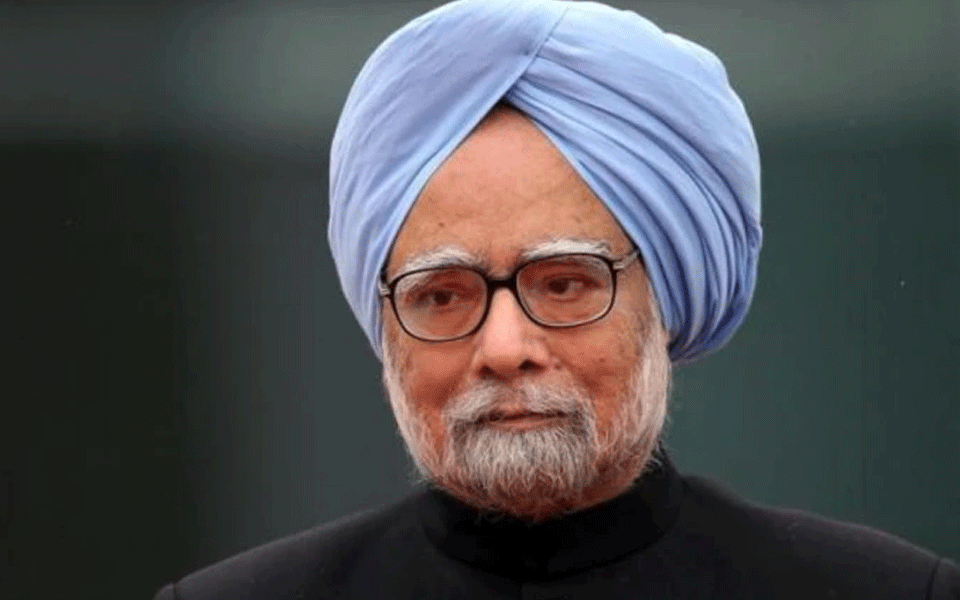 Congress constitutes consultative group under Manmohan Singh to evolve party's policy on key issues