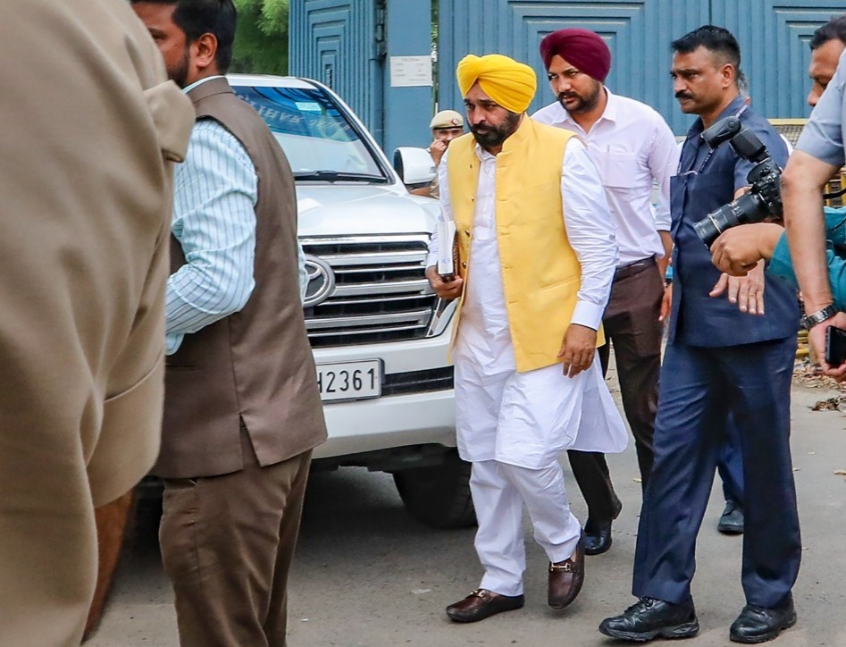 Mann meets Arvind Kejriwal in jail, says he is 'being treated like terrorist'