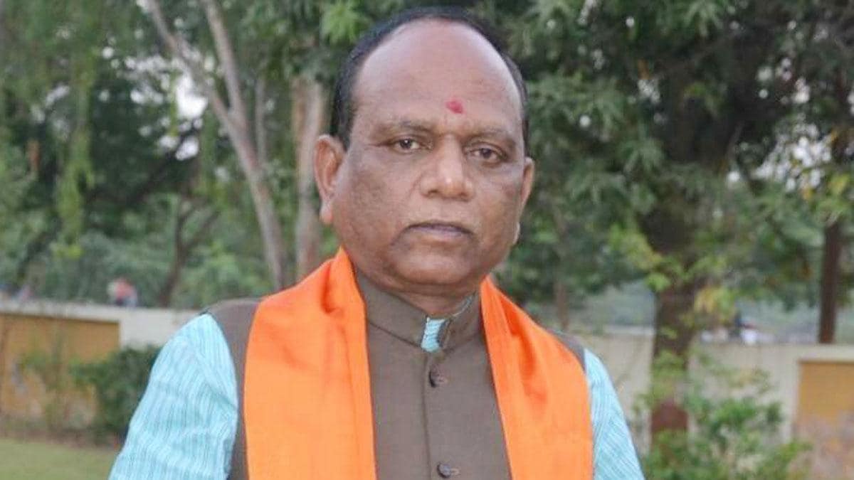 Gujarat BJP MP Mansukh Vasava quits party