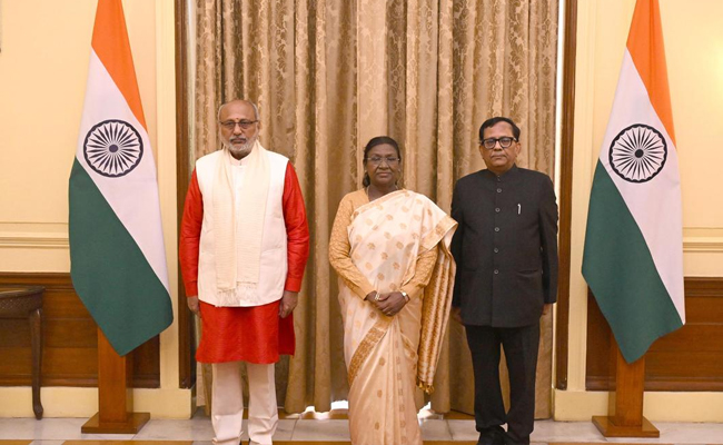 Ex-bureaucrat Raj Kumar Goyal sworn in as CIC; eight new information commissioners take oath