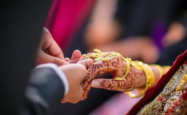 UP: Man arranges wife's marriage to 'lover', she claims wedding forced on her