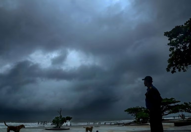 Kerala to receive heavy rains; IMD issues red alert in some districts for May 19, 20