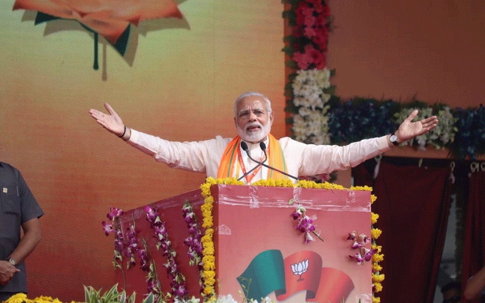 Congress throwing muck, conspiring to topple me: Modi
