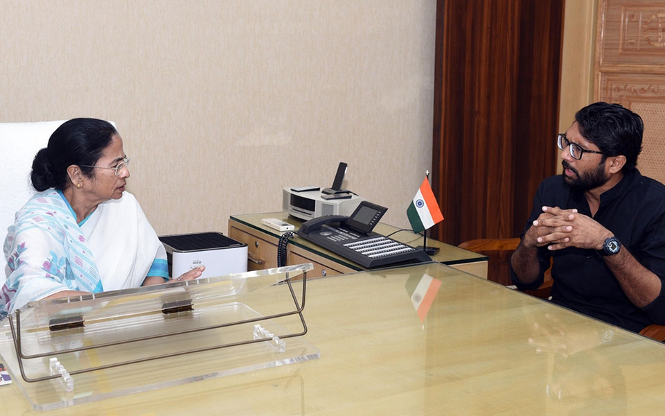 Jignesh Mevani meets Mamata, calls to rally against BJP
