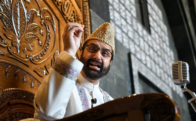 Mirwaiz Umar Farooq condemns suicide blast in Pak mosque