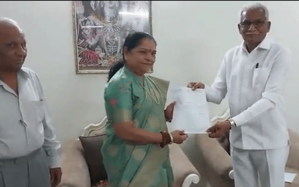 Another Congress Mla Quits To Join Bjp Ahead Of Guj Assembly Polls Second In Two Days