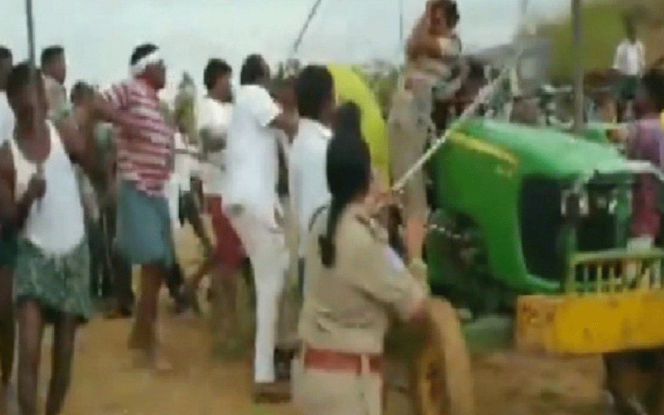 Days after attack on woman forest officer, fresh attack injures Forest Dept personnel in Telangana