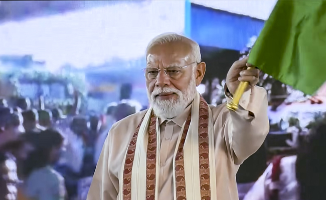 PM Modi inaugurates Rs 5,650 cr projects, says it will create thousands of jobs for TN youth