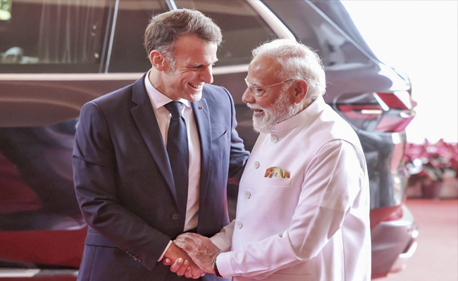 PM Modi holds talks with French President Macron in Mumbai