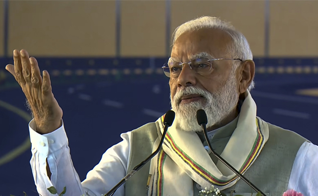 PM unveils connectivity projects worth Rs 18,680 crore in West Bengal