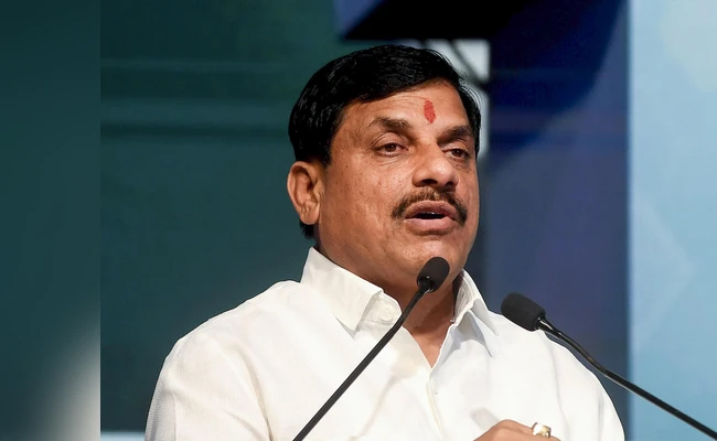 Scribe allegedly assaulted by cops: MP CM asks DGP to set up probe under senior officer