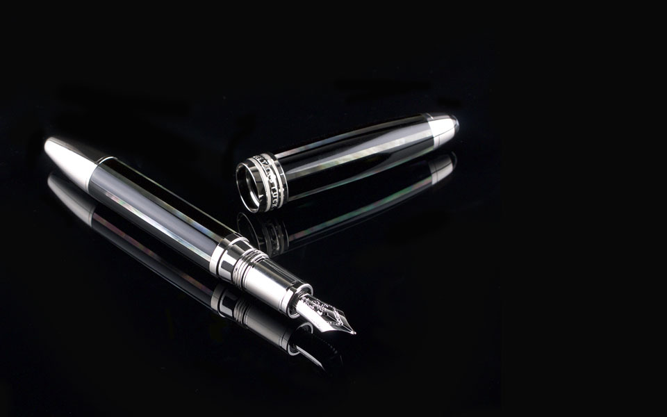 I-T recovers Rs 1.64 cr cash, Mont Blanc pens worth Rs 50 lakhs after raids on retd UP IAS officer