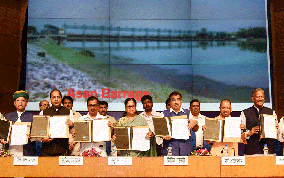 Centre signs MoU with six states for water project