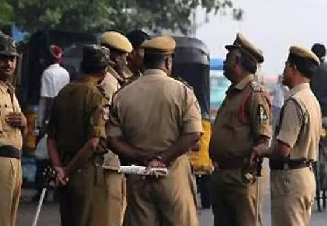 Mobile snatcher escapes Noida Police custody, nabbed from Delhi