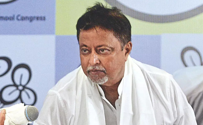 Former railway minister Mukul Roy dies at 71