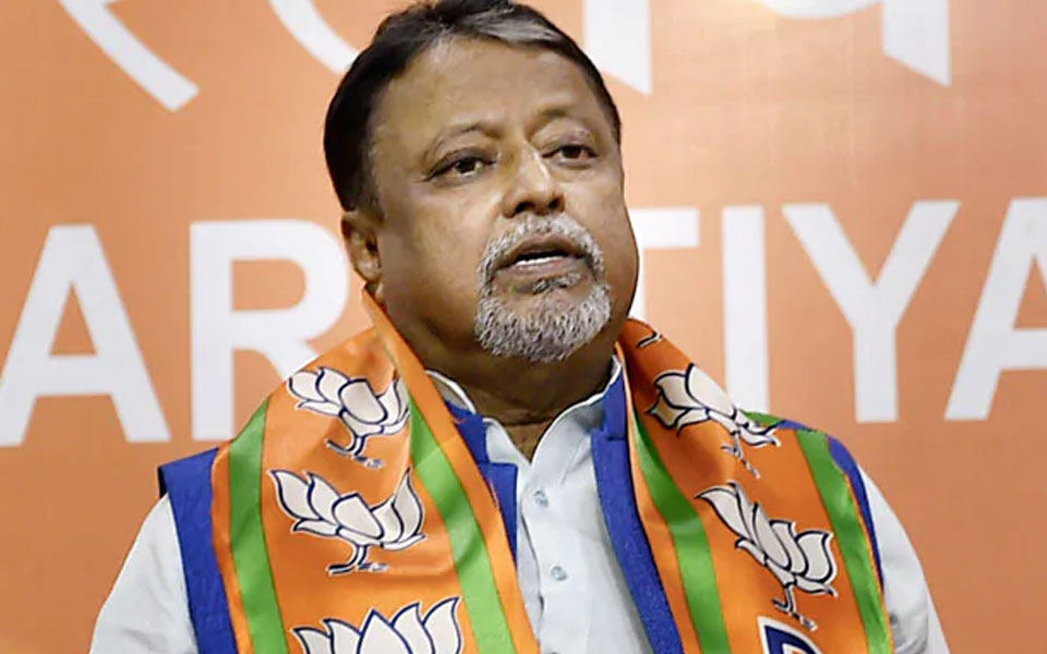 My phones being tapped: Mukul Roy