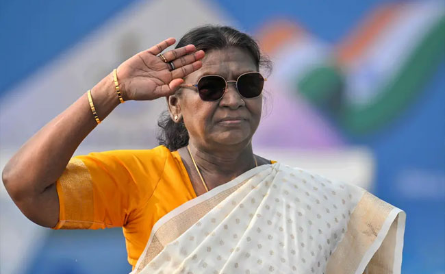 President Murmu pays homage to 1971 War soldiers