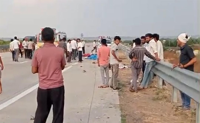 Eight women labourers killed as truck hits tempo on Nagpur-Mumbai expressway