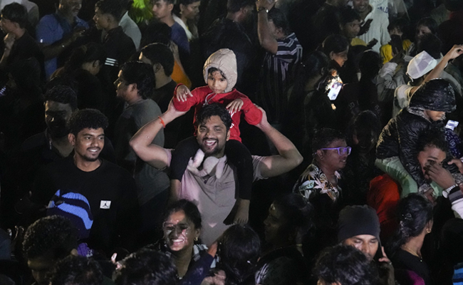 TN ushers in 2026 with night of rivalry, early morning temple visits and rain