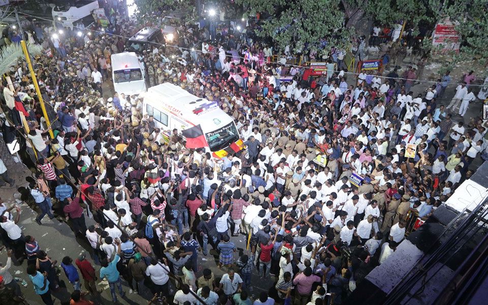 Tamil Nadu Governor, CM, Deputy CM pay last respects to Karunanidhi