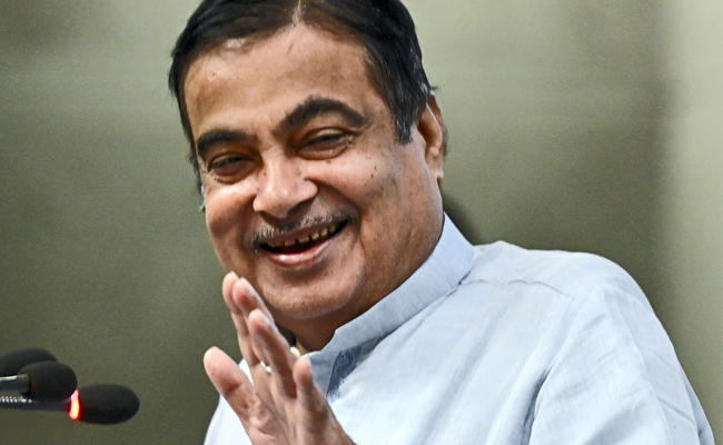 Nobody should take Rahul Gandhi seriously: Nitin Gadkari