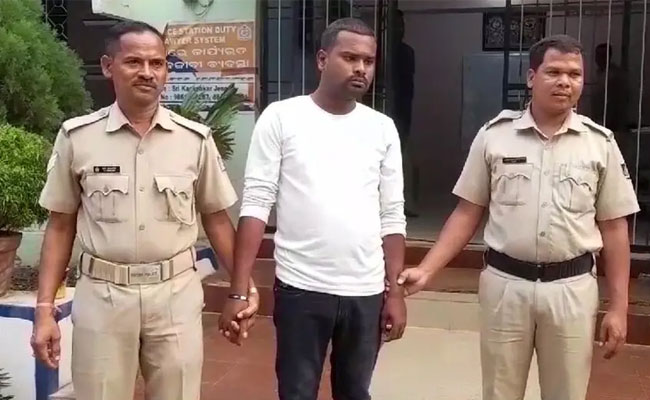 Odisha: Man held for killing wife, two-year-old daughter by releasing snake  into room