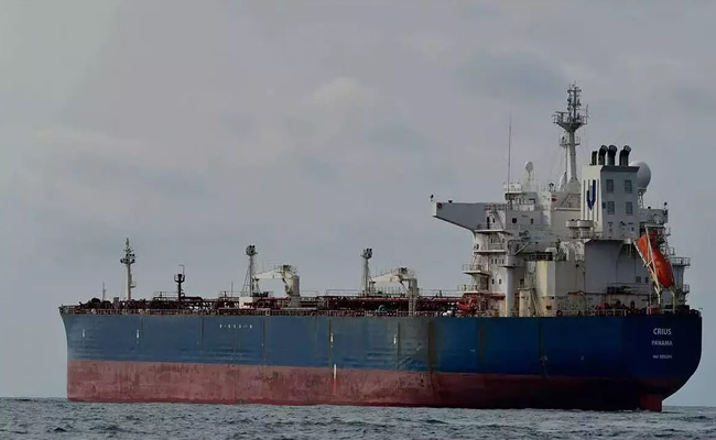 2 LPG tankers sail through Strait of Hormuz, 16 still stranded