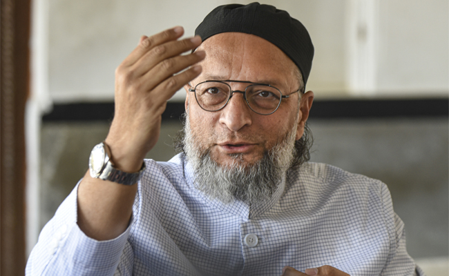 TCS case: AIMIM chief Owaisi decries 'media trial' of Nida Khan; asks if possessing burqa is crime
