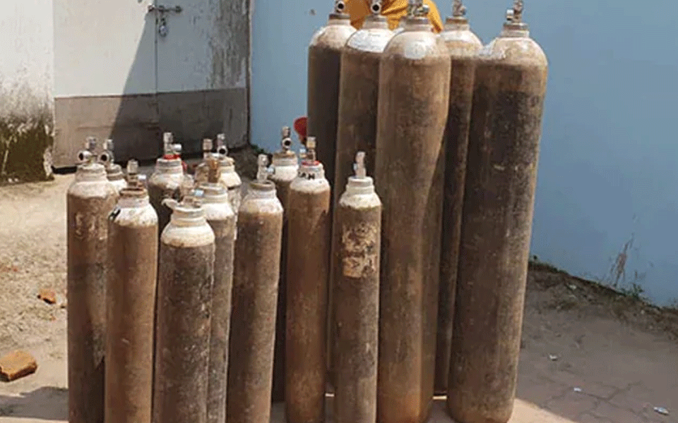 Govt extends exemption from permit requirement for transport vehicles carrying oxygen till Sept 30