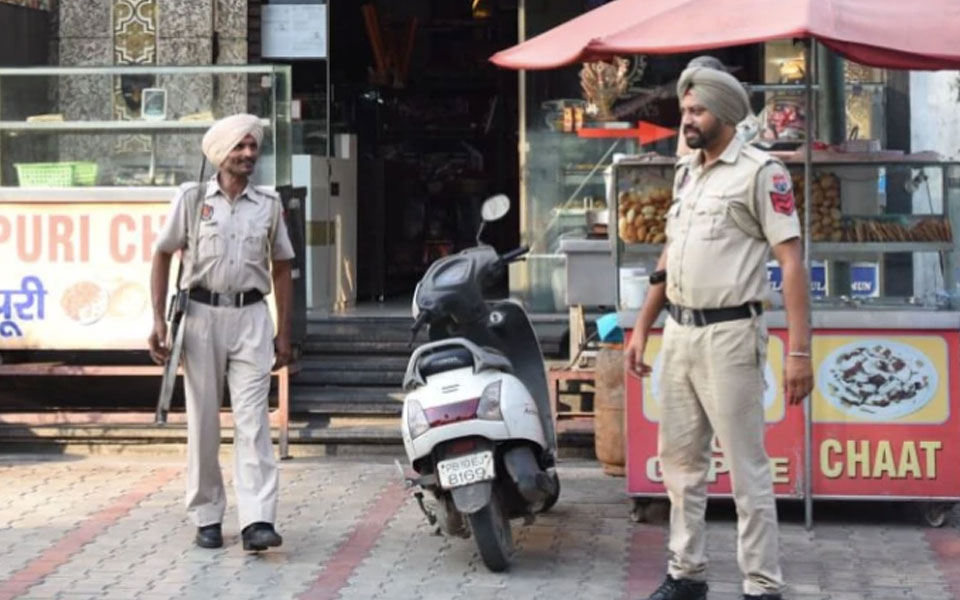 Pakora seller surrenders Rs 60 lakh as tax to I-T department