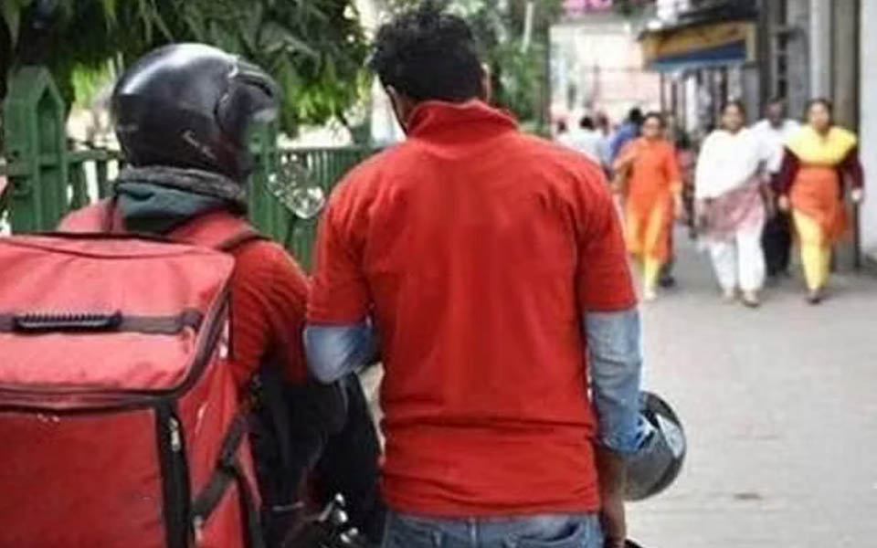 Courier delivery boy held in Mumbai for stealing expensive items from parcels