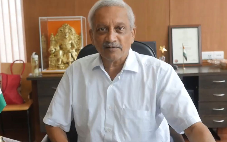 Parrikar to meet Modi over Goa mining crisis