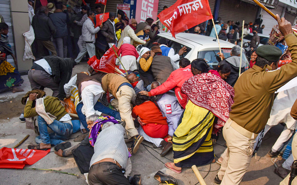 Anti-farm bill demonstration lathi charged in Patna, several injured