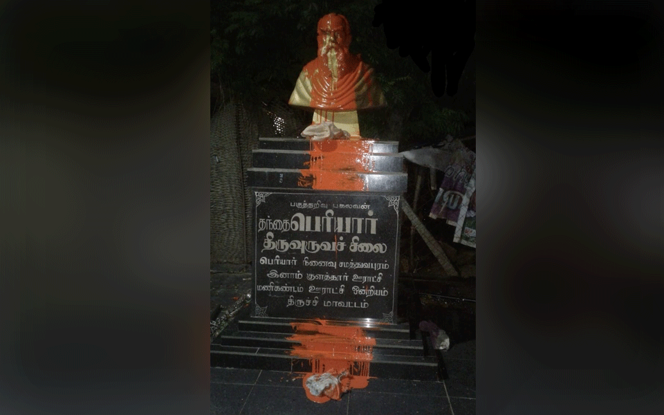 Statue of Periyar found smeared with saffron dye