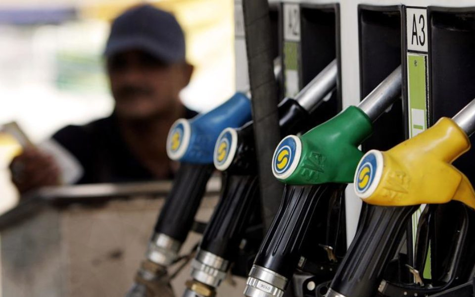 NDA-ruled states follow Centre, cut fuel rates further by Rs 2.50 per litre